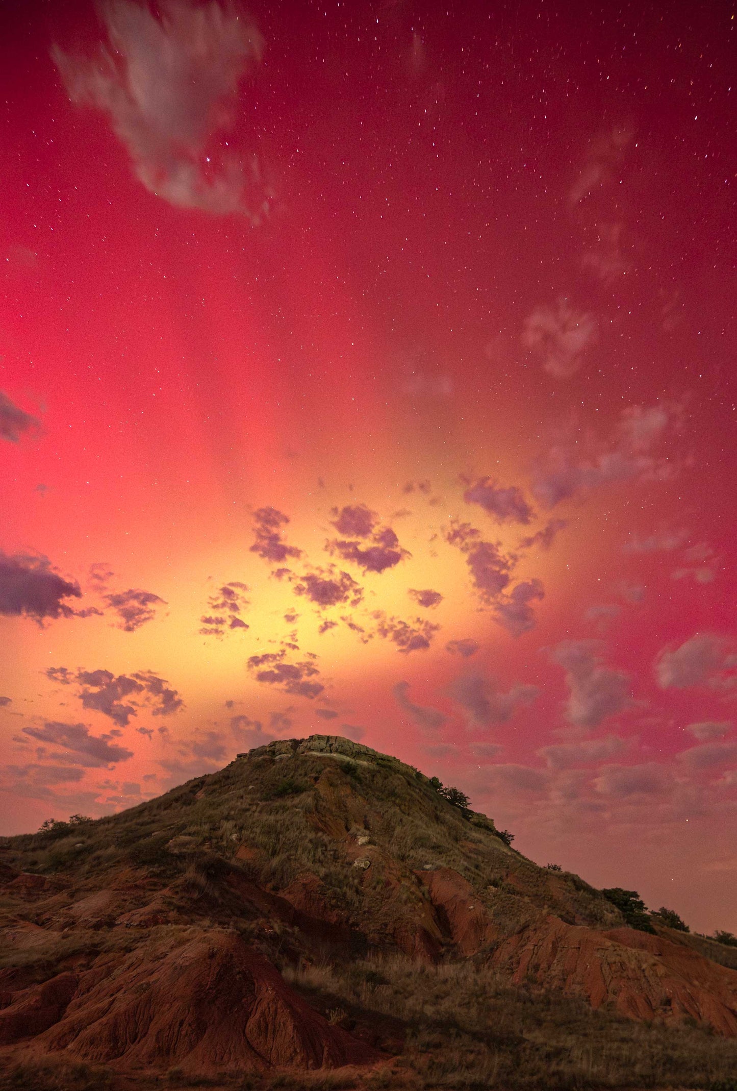 Auroras over Gloss mountain